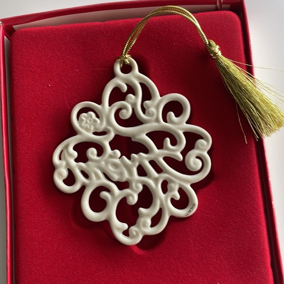 Lenox Friend Ornament - Picture 3 of 4